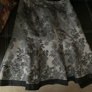 Skirt.  Embroidered 100% silk  black and gray.